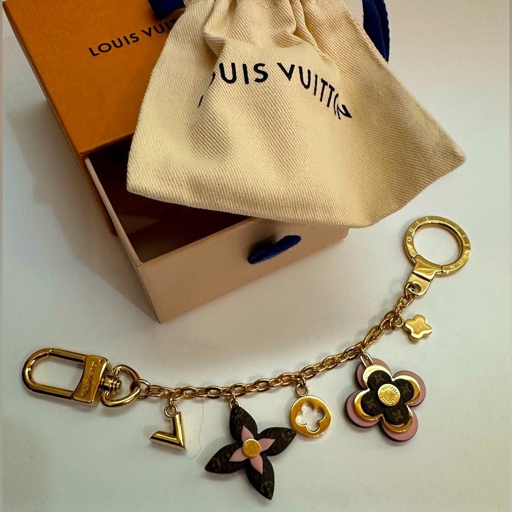 Louis Vuitton Monogram Blooming Flowers Bag Charm & Key Holder